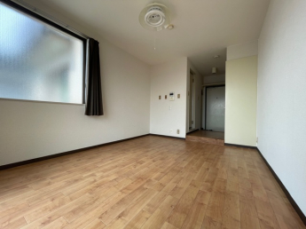 開放的な寝室です