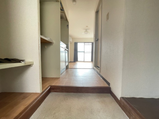 明るい玄関です