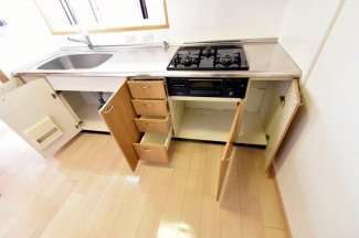 キッチン収納　キッチン広い