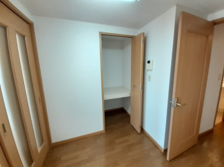 こちらの居間で趣味の時間をお楽しみください