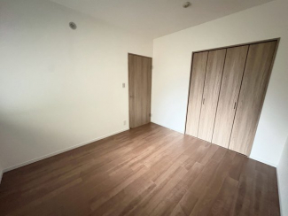 明るい洋室です