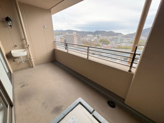 お洗濯にも便利なバルコニー付き