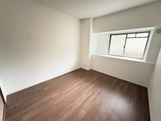 個人の部屋や寝室として使える洋室です