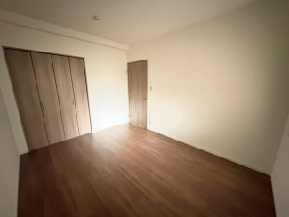 ゆったりした洋室です