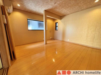 期間限定の現況販売！駐車は縦列で2台可能です。