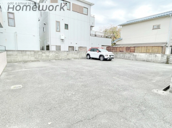 【駐車場】
