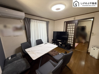 家族の食事や団らんのほか、子供を遊ばせたり、友人を招いたりするＬＤＫは住まいの中心。