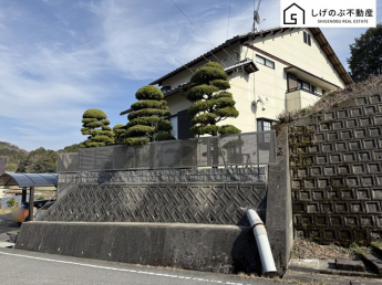 オール電化住宅
5SLDK
駐車3台可(カーポート有り)
サウナがごさいます！
広々としたお庭