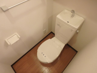 清潔感のあるトイレです