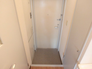 収納もある玄関です