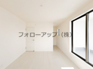 使い勝手のいい洋室です