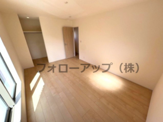 個人の部屋や寝室として使える洋室です