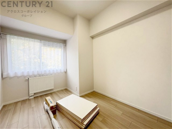 創造性や成長を促す遊びの空間を提供。学習や趣味に集中できる環境を整えます。個別のプライベートスペースは自己表現と自立心を育み、心地よい睡眠環境を整えリラックスできる場所を提供。
