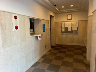 建物エントランス（EVホール）
掃除の行き届いたきれいなエントランスです。