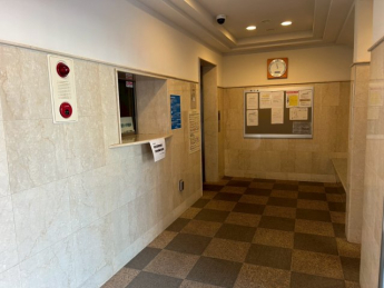 建物エントランス（EVホール）
掃除の行き届いたきれいなエントランスです。