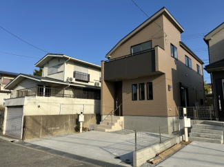 【前面道路含む現地写真】