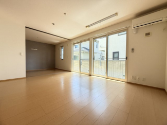 【居間・リビング】