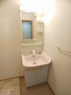 コンパクトで使いやすい洗面所