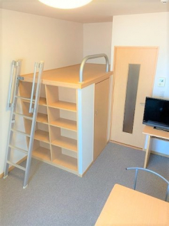 使い勝手のいい寝室です