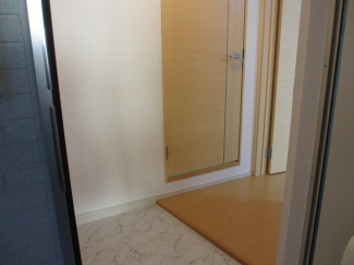 毎日通る玄関はこちらです