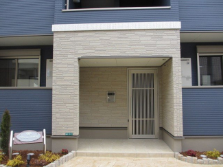 ゆとりのあるエントランスです