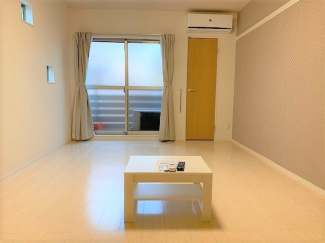 ゆったり過ごせる居間です