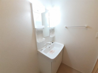 コンパクトで使いやすい洗面所