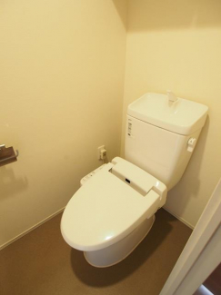 清潔感のあるトイレです