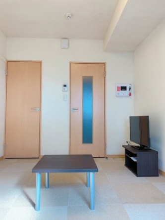 落ち着いた色調の寝室です