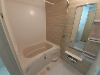 コンパクトで使いやすいお風呂です