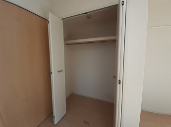 たっぷりとした収納スペースです