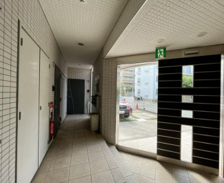 落ち着いたエントランスです