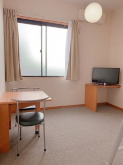 こちらのリビングで趣味の時間をお楽しみください