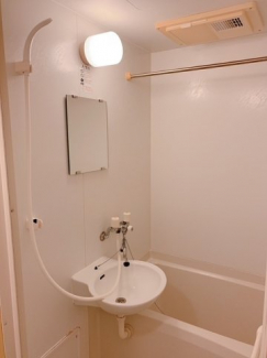 コンパクトで使いやすいお風呂です