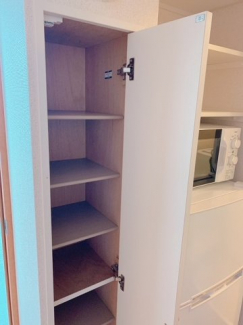 明るい色調の室内です