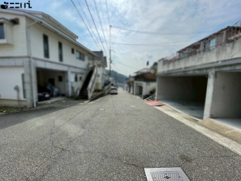【前面道路含む現地写真】
