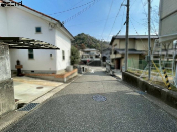 【前面道路含む現地写真】