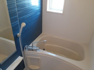 コンパクトで使いやすいお風呂です