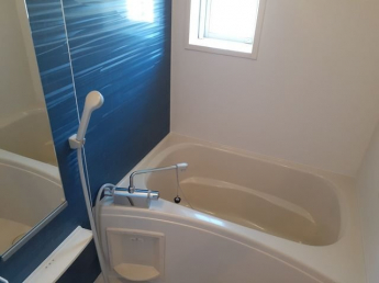 コンパクトで使いやすいお風呂です