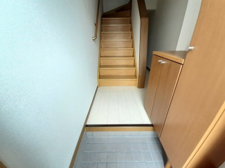 収納もある玄関です