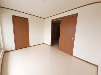 内装は落ち着いています