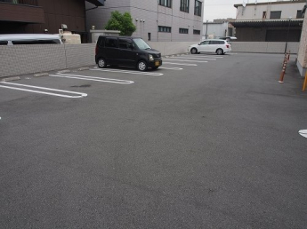 駐車場に車を止められます