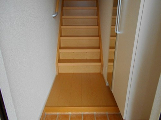 収納もある玄関です