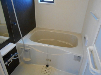 落ち着いた空間のお風呂です