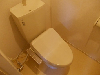 ゆったりとした空間のトイレです