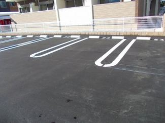 駐車場があるので、車を買う予定の方も安心です