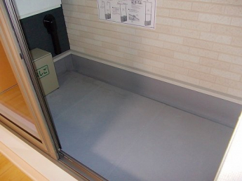 落ち着いた時間を過ごせるバルコニーです