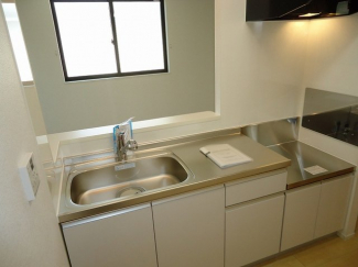 コンパクトなキッチンで掃除もラクラク