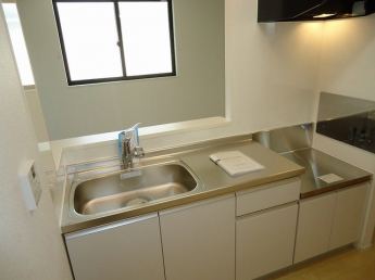 コンパクトなキッチンで掃除もラクラク