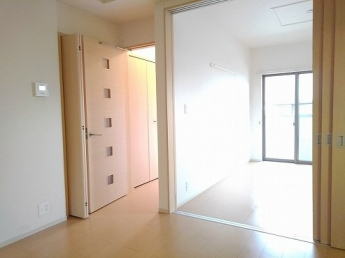 こちらの居間で趣味の時間をお楽しみください